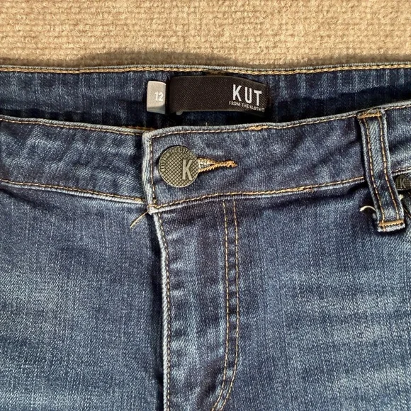 Kut from the Kloth Medium Wash Gidget Fray Denim Jean Shorts - Size 12 - Picture 2 of 6